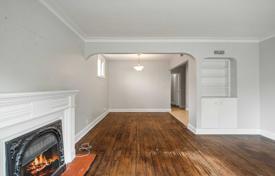 5-zimmer haus in der stadt in East York, Kanada. C$1 291 000