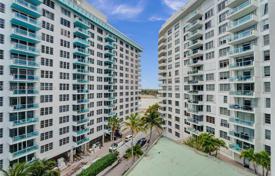 Eigentumswohnung – Collins Avenue, Miami, Florida,  Vereinigte Staaten. $748 000