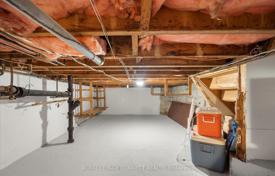 8-zimmer haus in der stadt in Scarborough, Kanada. C$1 306 000