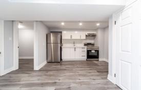 12-zimmer haus in der stadt in North York, Kanada. C$1 955 000