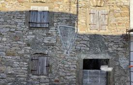 Steinhaus Istrian stone house for sale in Draguć. 41 000 €