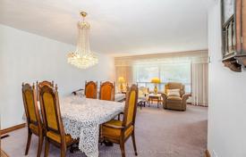 9-zimmer haus in der stadt in North York, Kanada. C$1 613 000