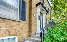 3-zimmer haus in der stadt in East York, Kanada. C$2 110 000