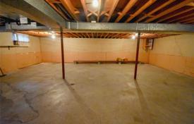12-zimmer haus in der stadt in Etobicoke, Kanada. C$2 434 000
