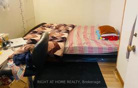 9-zimmer haus in der stadt in Scarborough, Kanada. C$1 179 000