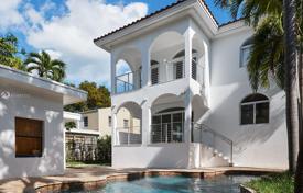 Villa – Miami Beach, Florida, Vereinigte Staaten. $2 250 000