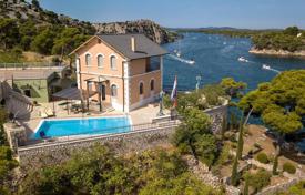 Villa – Sibenik, Kroatien. 3 800 000 €