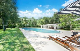 Villa – Pinecrest, Florida, Vereinigte Staaten. 1 293 000 €