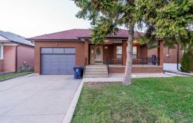 8-zimmer haus in der stadt in North York, Kanada. C$1 552 000