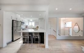 11-zimmer stadthaus in North York, Kanada. C$2 051 000