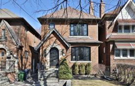 Haus in der Stadt – Roselawn Avenue, Old Toronto, Toronto,  Ontario,   Kanada. C$2 086 000