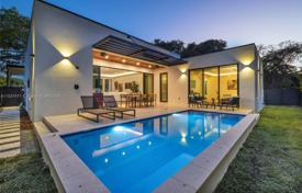 3-zimmer haus in der stadt 208 m² in Miami, Vereinigte Staaten. $1 975 000