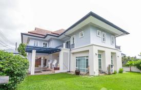 4-zimmer haus in der stadt 604 m² in Chalong, Thailand. $670 000