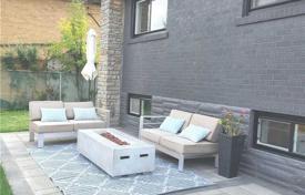 11-zimmer haus in der stadt in Etobicoke, Kanada. C$1 811 000