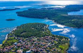 Grundstück in Medulin, Kroatien. 296 000 €
