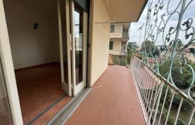 2-zimmer wohnung 232 m² in Florenz, Italien. 820 000 €