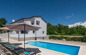8-zimmer haus in der stadt 400 m² in Poreč, Kroatien. 812 000 €
