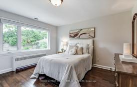 9-zimmer haus in der stadt in Etobicoke, Kanada. C$2 281 000