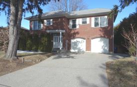 5-zimmer haus in der stadt in Etobicoke, Kanada. C$2 298 000