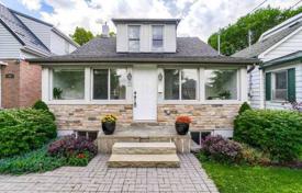 5-zimmer haus in der stadt in Etobicoke, Kanada. C$1 429 000