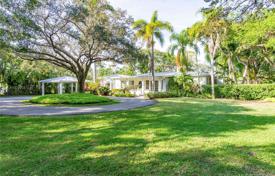 7-zimmer einfamilienhaus 388 m² in Miami, Vereinigte Staaten. $1 998 000