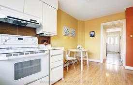 10-zimmer haus in der stadt in Scarborough, Kanada. C$1 307 000