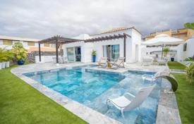 Villa – Playa Paraiso, Adeje, Santa Cruz de Tenerife,  Kanarische Inseln (Kanaren),   Spanien. 1 555 000 €