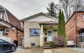 3-zimmer haus in der stadt in East York, Kanada. C$1 246 000