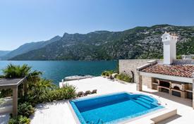 Villa – Risan, Kotor, Montenegro. 3 500 000 €