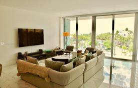 Neubauwohnung – Miami Beach, Florida, Vereinigte Staaten. 3 230 €  pro Woche