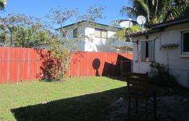 Haus in der Stadt – North Miami, Florida, Vereinigte Staaten. $630 000