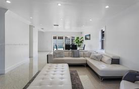 4-zimmer haus in der stadt 278 m² in Miami, Vereinigte Staaten. $950 000