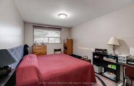 8-zimmer stadthaus in North York, Kanada. C$1 182 000