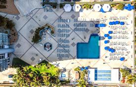 Eigentumswohnung – Hallandale Beach, Florida, Vereinigte Staaten. $399 000