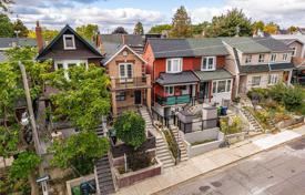 Haus in der Stadt – Saint Clarens Avenue, Old Toronto, Toronto,  Ontario,   Kanada. C$1 226 000