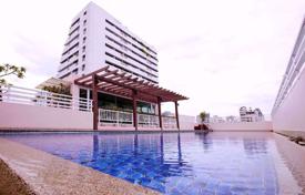 2-zimmer appartements in eigentumswohnungen in Watthana, Thailand. $214 000