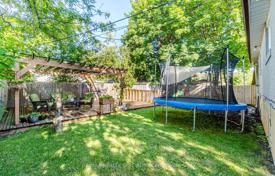 7-zimmer haus in der stadt in Etobicoke, Kanada. C$1 452 000