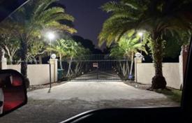 3-zimmer haus in der stadt 196 m² in Miami, Vereinigte Staaten. $1 100 000