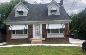 9-zimmer haus in der stadt in North York, Kanada. C$2 013 000