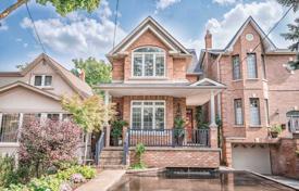 3-zimmer haus in der stadt in Etobicoke, Kanada. C$1 419 000