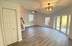 3-zimmer haus in der stadt 185 m² in Miami, Vereinigte Staaten. $600 000