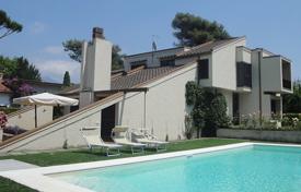 Villa – Forte dei Marmi, Toskana, Italien. 4 900 €  pro Woche