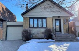 3-zimmer haus in der stadt in East York, Kanada. C$1 771 000