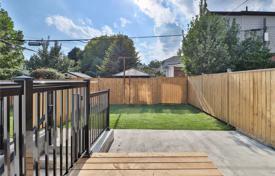 3-zimmer haus in der stadt in East York, Kanada. C$2 309 000