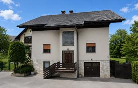 5-zimmer einfamilienhaus 216 m² in Skofja Loka, Slowenien. 698 000 €