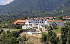 Villa – Brescia, Lombardei, Italien. 7 700 €  pro Woche