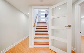 7-zimmer haus in der stadt in Etobicoke, Kanada. C$2 305 000
