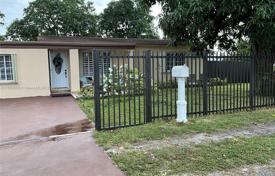 4-zimmer haus in der stadt 145 m² in Miami, Vereinigte Staaten. $510 000