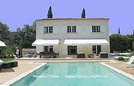 5-zimmer villa in Saint-Tropez, Frankreich. 7 600 €  pro Woche