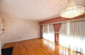 10-zimmer haus in der stadt in Scarborough, Kanada. C$1 313 000